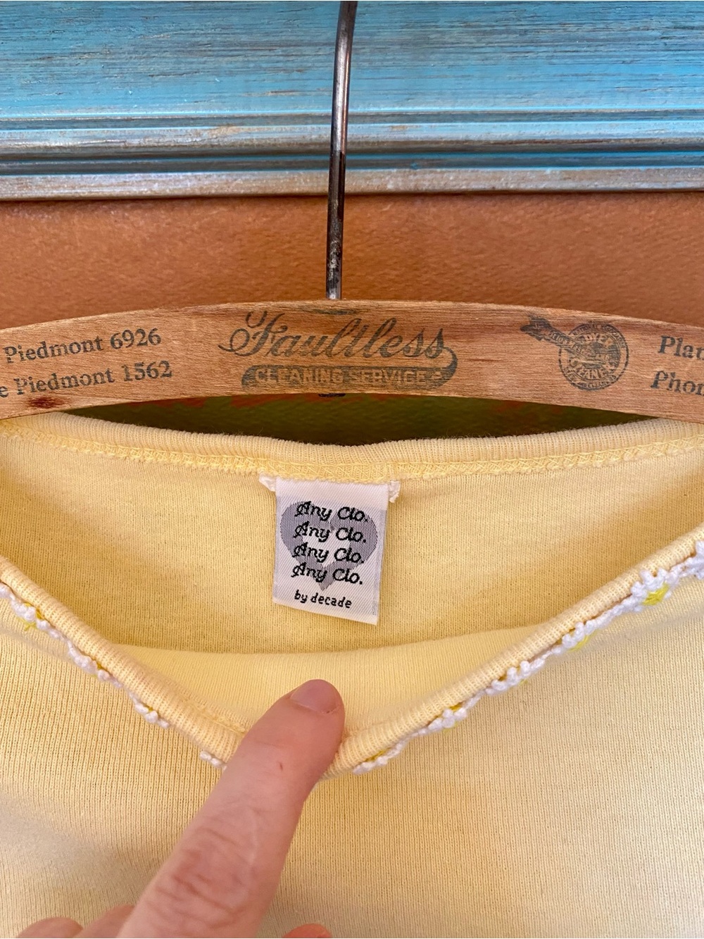🌼 Yellow Daisy Chain 90s Tank Top - Picture 5 of 6